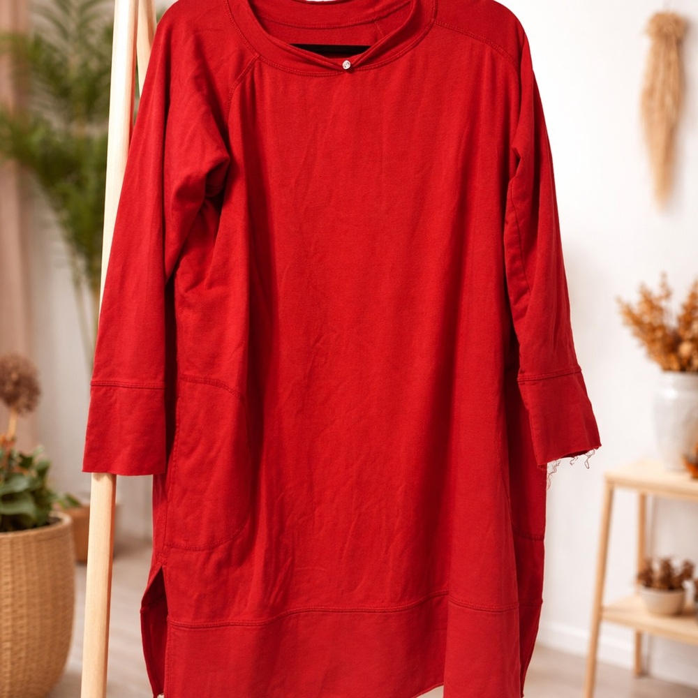 Classic Red Tunicwith Three-Quarter Sleeves
